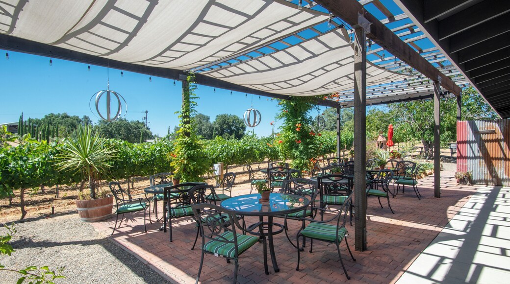 Four Lanterns Winery