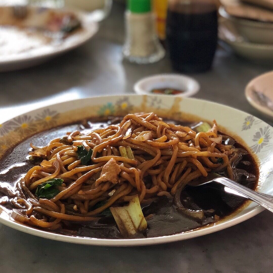 A must for noodle lover. Delicious yet simple. Not sure what it is, probably the simplicity of the dish or they way the it is prepared.  Just try if you’re in this small town. It’s called Hailam Mee. 
