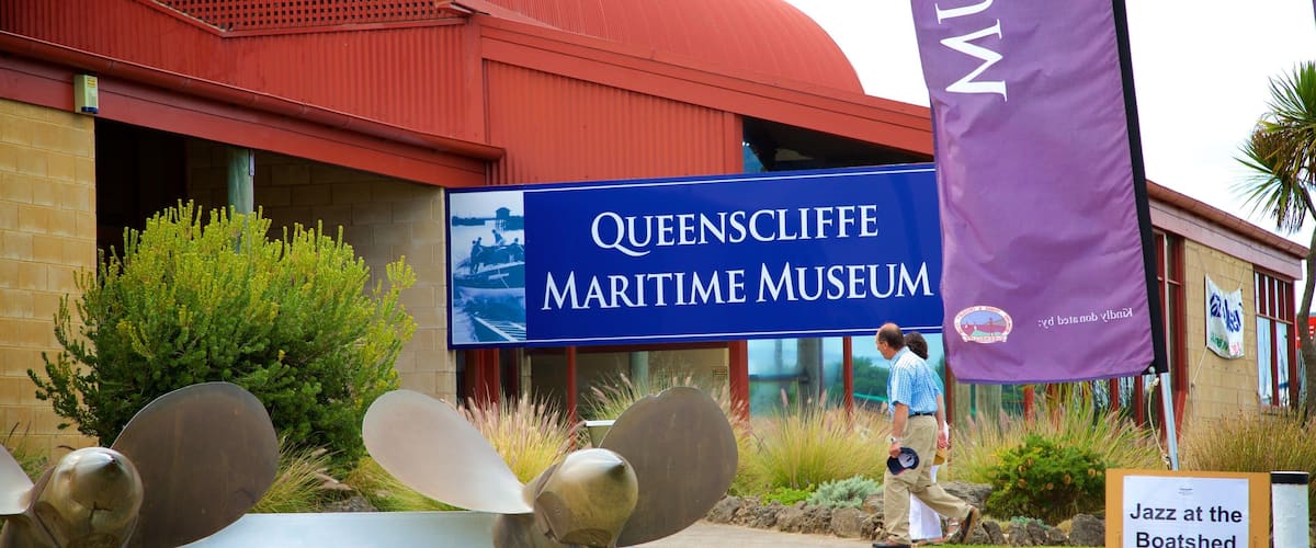 Queenscliff Maritime Museum showing signage