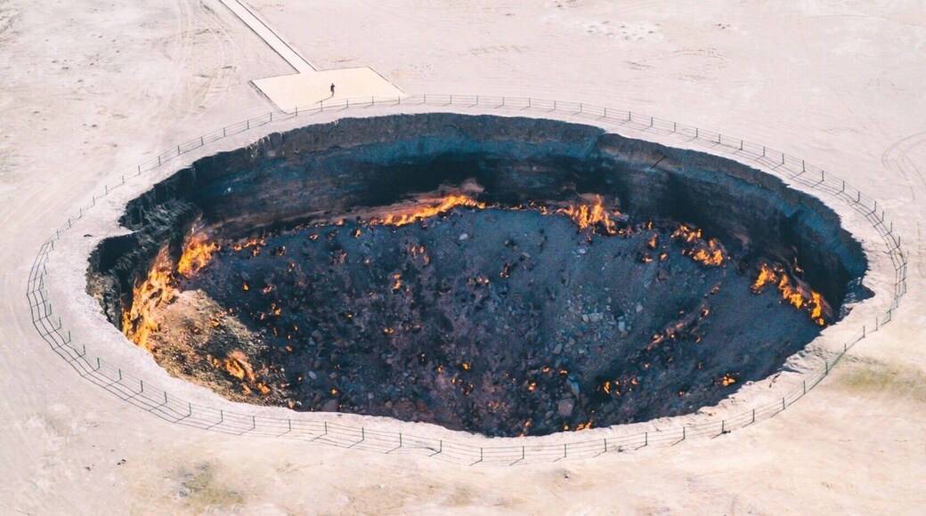 A mining disaster turned tourist attraction. The Darvaza Gas Crater is nicknamed the “Door to Hell”. It’s a pit of methane gas that has been burning for 40 years in the northern deserts of Turkmenistan. There is nothing else like it in the world.
#Turkmenistan #Darvaza