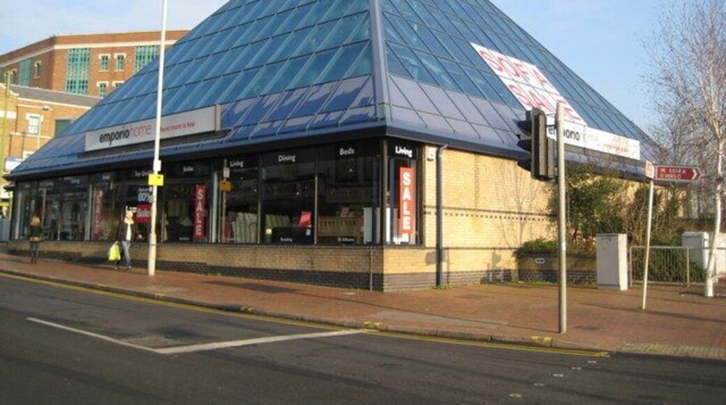 Watford: The Pyramid, 161-165 High Street This landmark building at the south-eastern end of the High Street started off in life as the Blockbuster Video store, but has had several occupiers since, one of which was a computer retailer (PC World?), and one of which was Knightingales the soft furnishings company. The current residents are Emporio home http://www.emporio-home.co.uk/