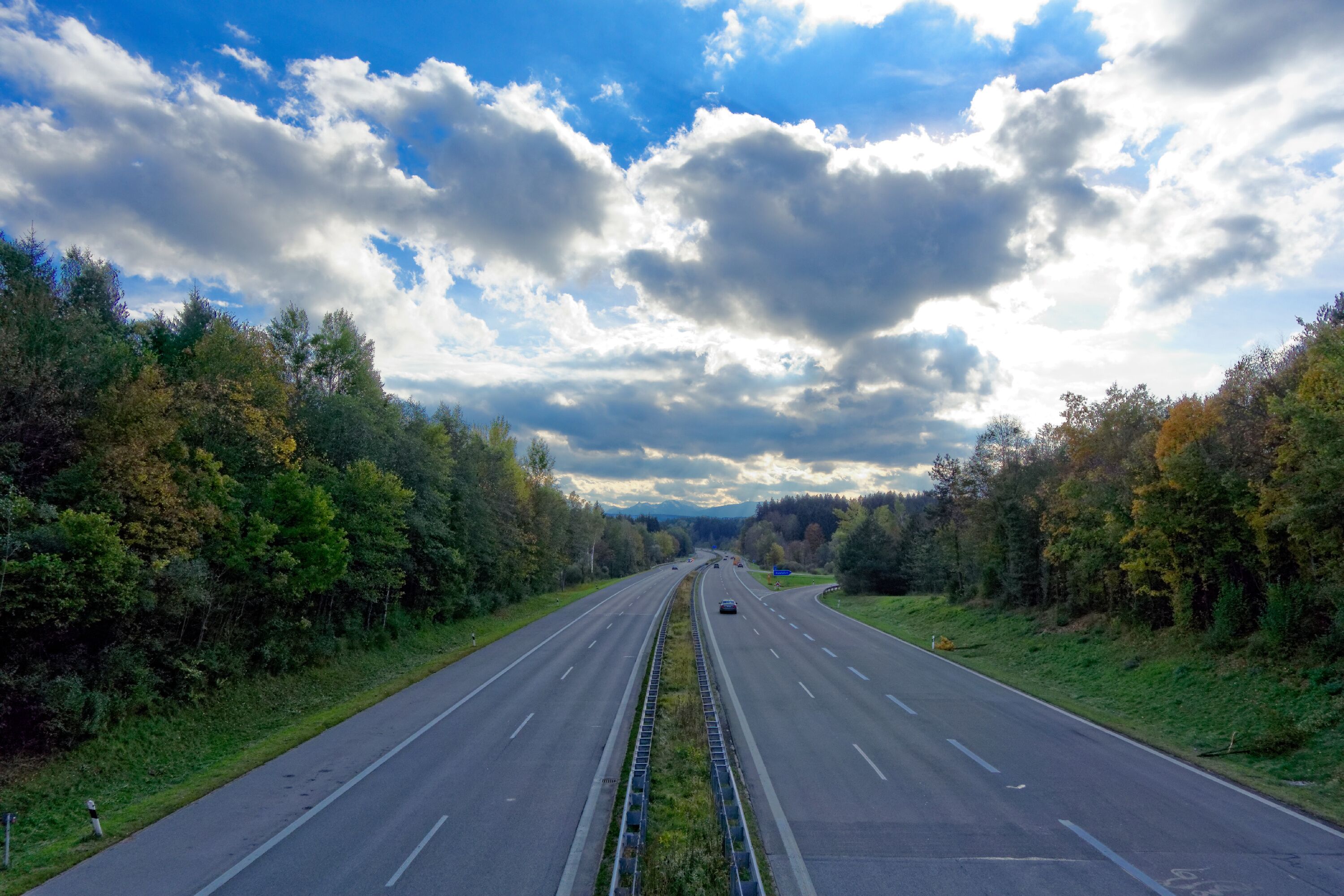 Bundesautobahn 95 vor der Ausfahrt Penzberg / Iffeldorf Richtung Garmisch-Partenkirchen