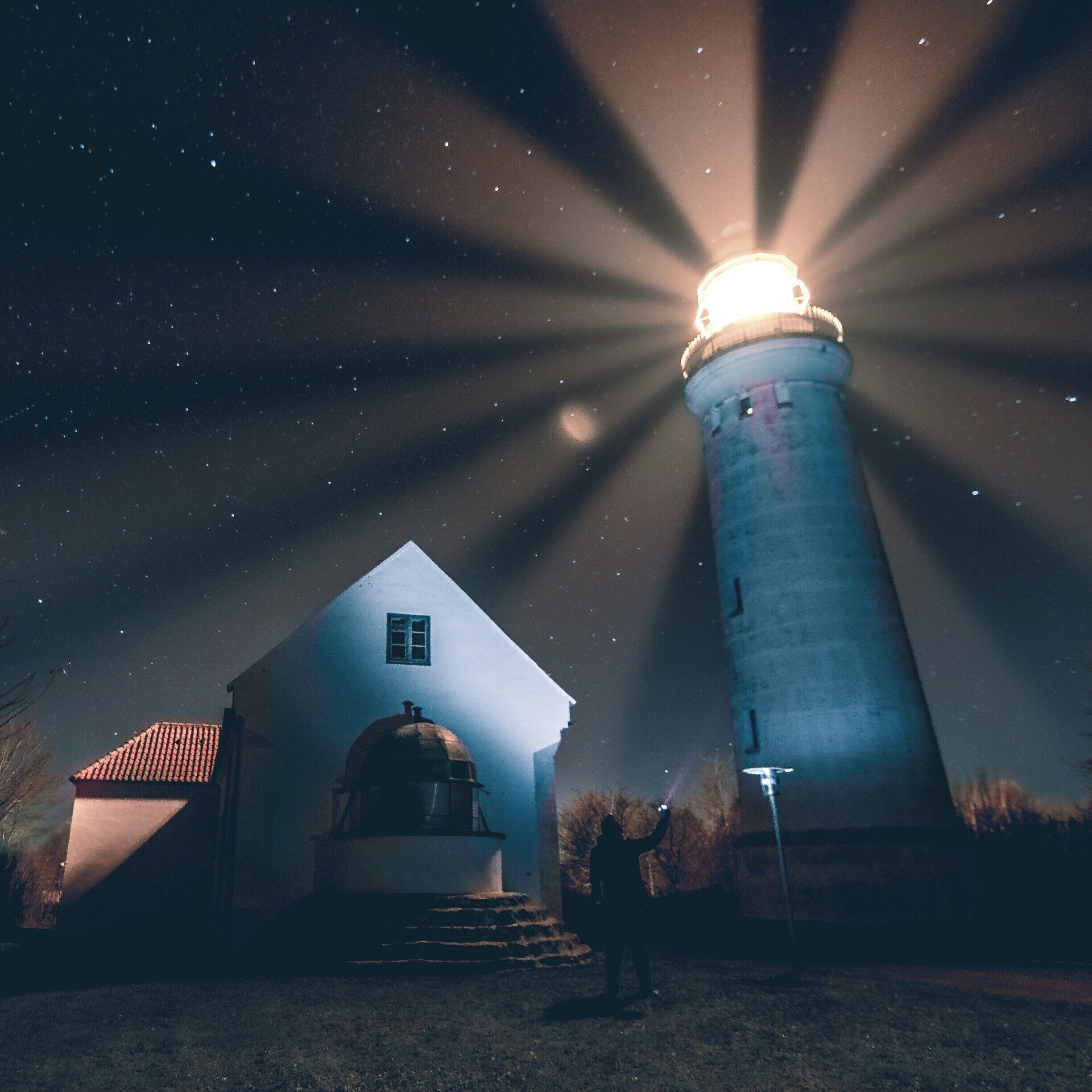 Seemingly in the middle of nowhere, you'll find this charming little lighthouse. Easily accessible by car.