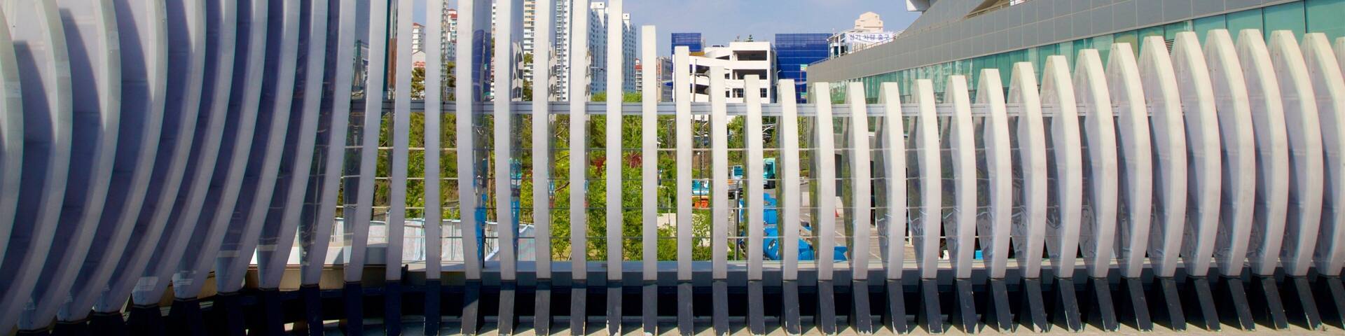 Noryangjin Fish Market featuring modern architecture