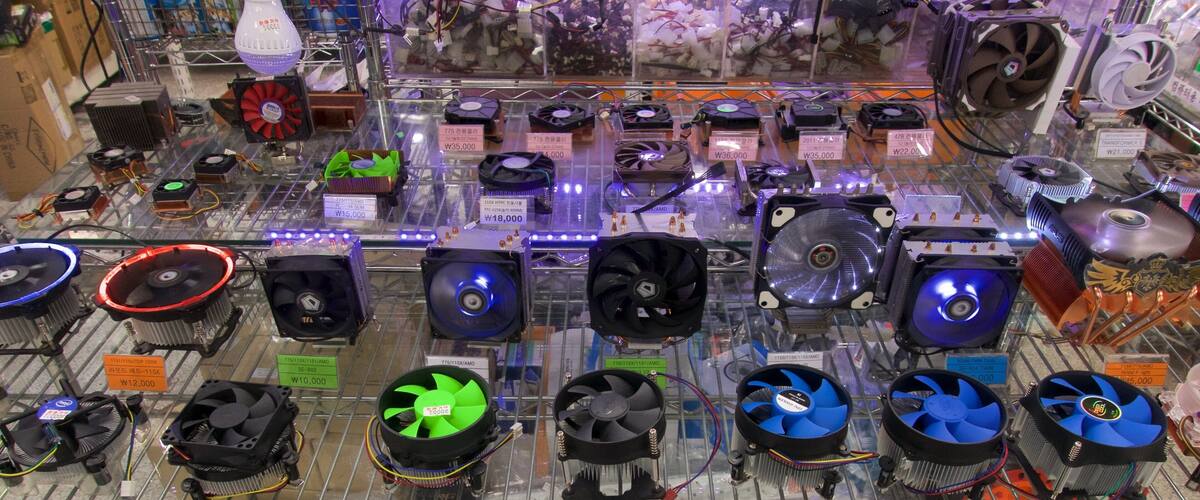 Yongsan-Elektronikmarkt welches beinhaltet Innenansichten und Einkaufen