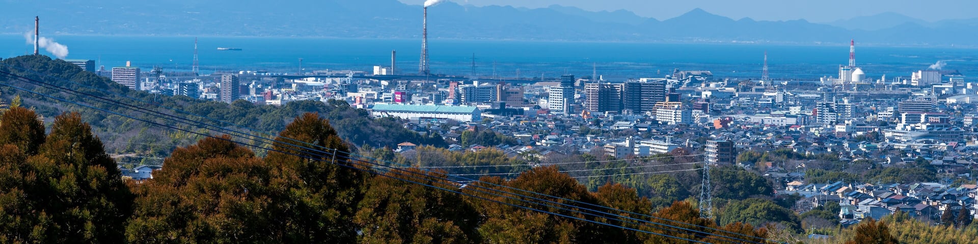 絶景 都市景観風景(大牟田市)
Spectacular cityscape landscape (Omuta City)
日本(冬)
Japan (winter)
九州・福岡県大牟田市
Omuta City, Fukuoka Prefecture, Kyushu
臥龍梅(がりゅうばい)」普光寺 大牟田市