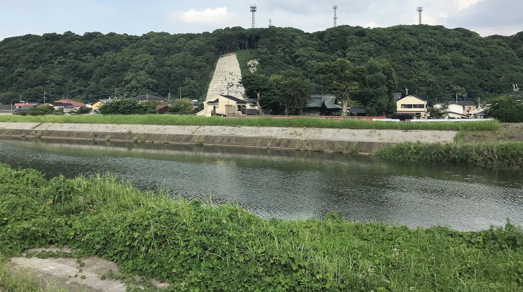 天道橋下流側の穂波川