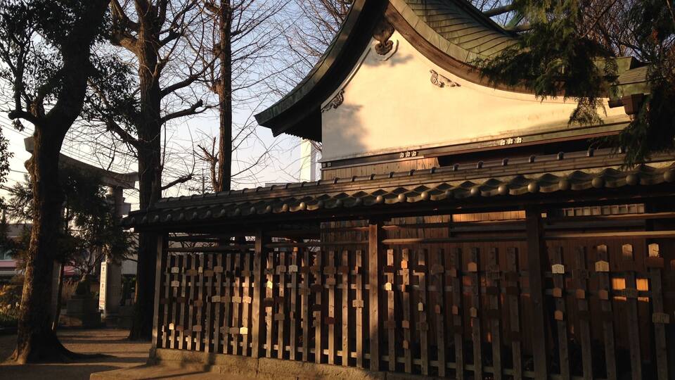 二日市八幡宮の本殿と鳥居