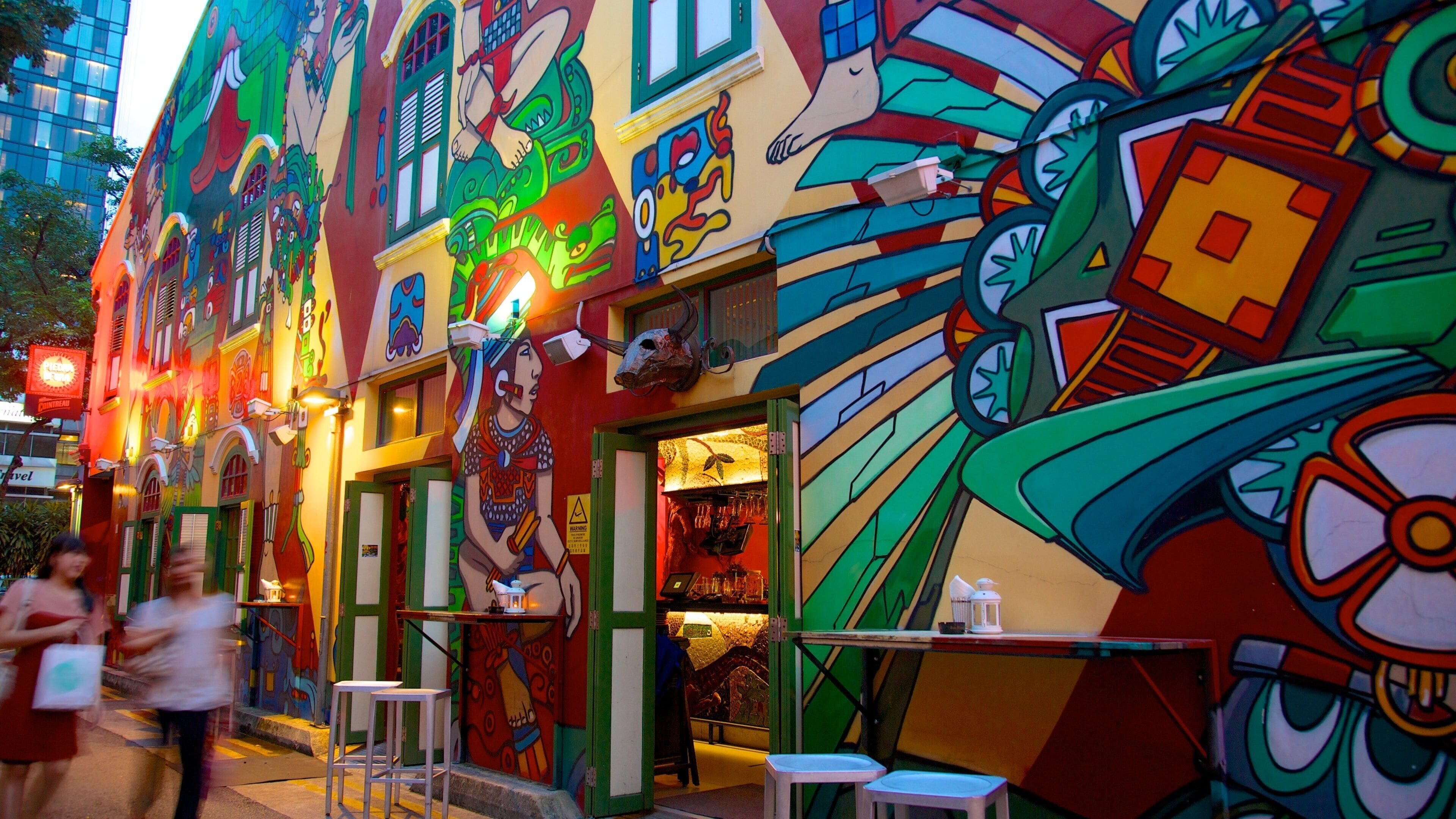 Haji Lane showing a city, street scenes and outdoor art