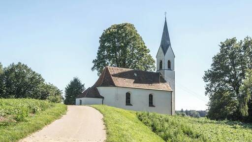 This is a photograph of an architectural monument. It is on the list of cultural monuments of Bayern, no. D-1-85-125-22