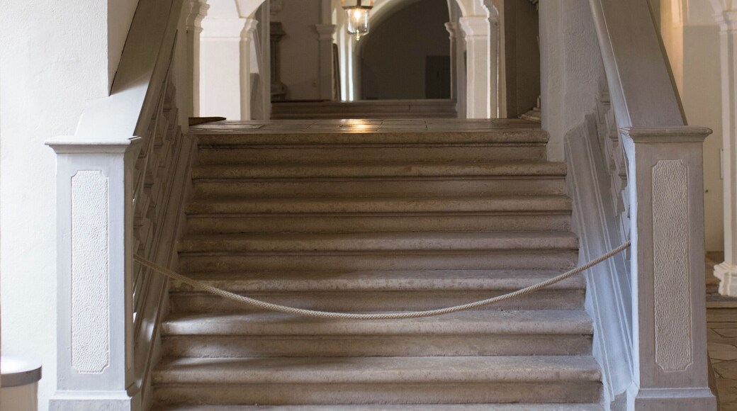 This is a photograph of an architectural monument. It is on the list of cultural monuments of Bayern, no. D-5-77-125-90