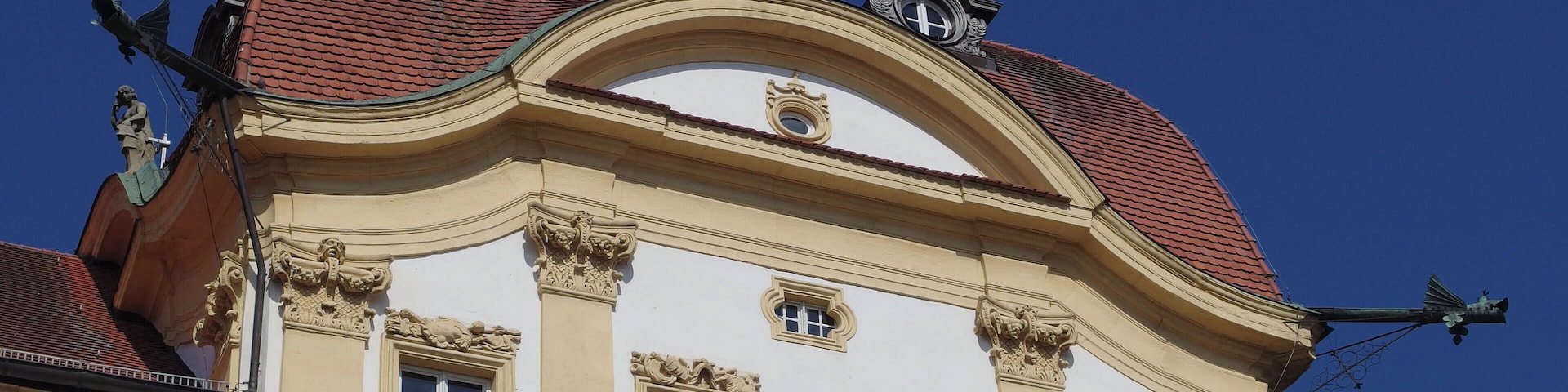 This is a photograph of an architectural monument. It is on the list of cultural monuments of Bayern, no. D-5-77-125-90