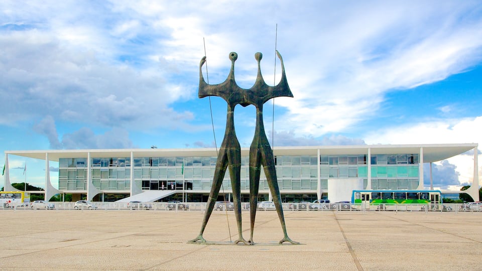 Square of the Three Powers showing a city, a square or plaza and a statue or sculpture