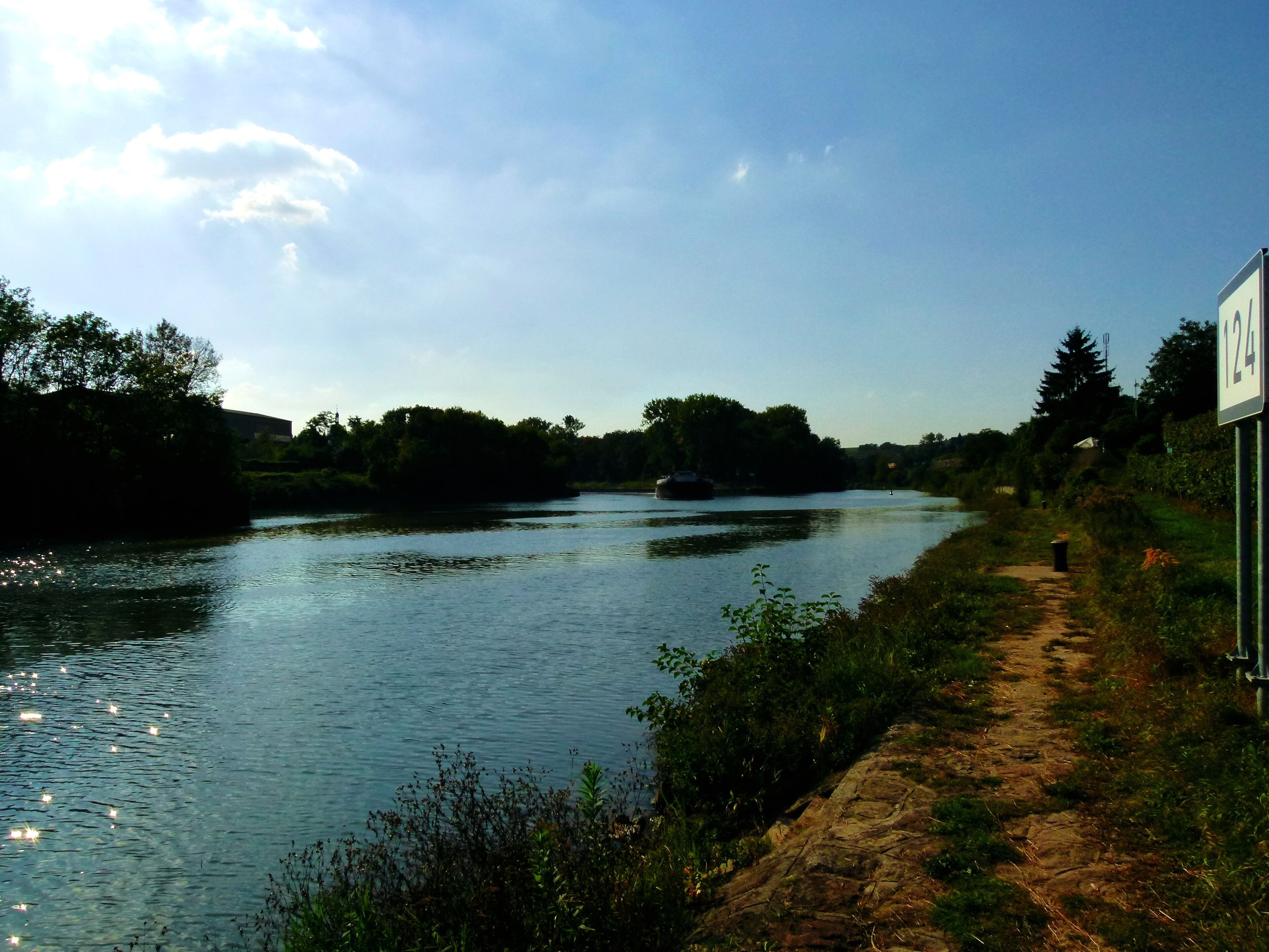 Neckar in Lauffen am Neckar, Kilometer 124