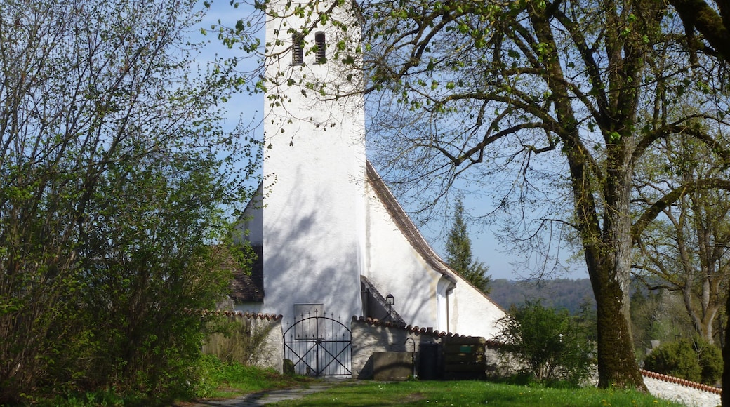 Friedhofskirche in Icking von Westen