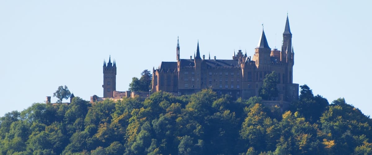 Our ongoing tour of German castles takes us to Hohenzollern Castle.
Wikipedia:
Hohenzollern Castle is the ancestral seat of the imperial House of Hohenzollern. The third of three hilltop castles on the site, it is located atop Mount Hohenzollern, above and south of Hechingen, on the edge of the Swabian Jura of central Baden-Württemberg, Germany
#instone