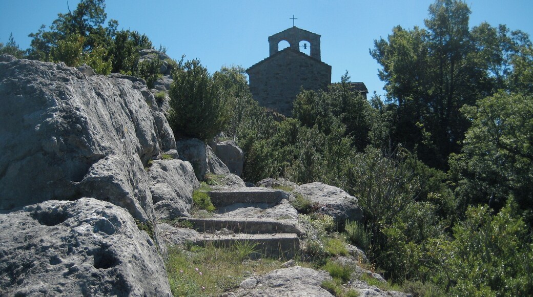 Església de Sant Pere d'Aüira This is a photo of a building indexed in the Catalan heritage register as Bé Cultural d'Interès Local (BCIL) under the reference IPA-3832.