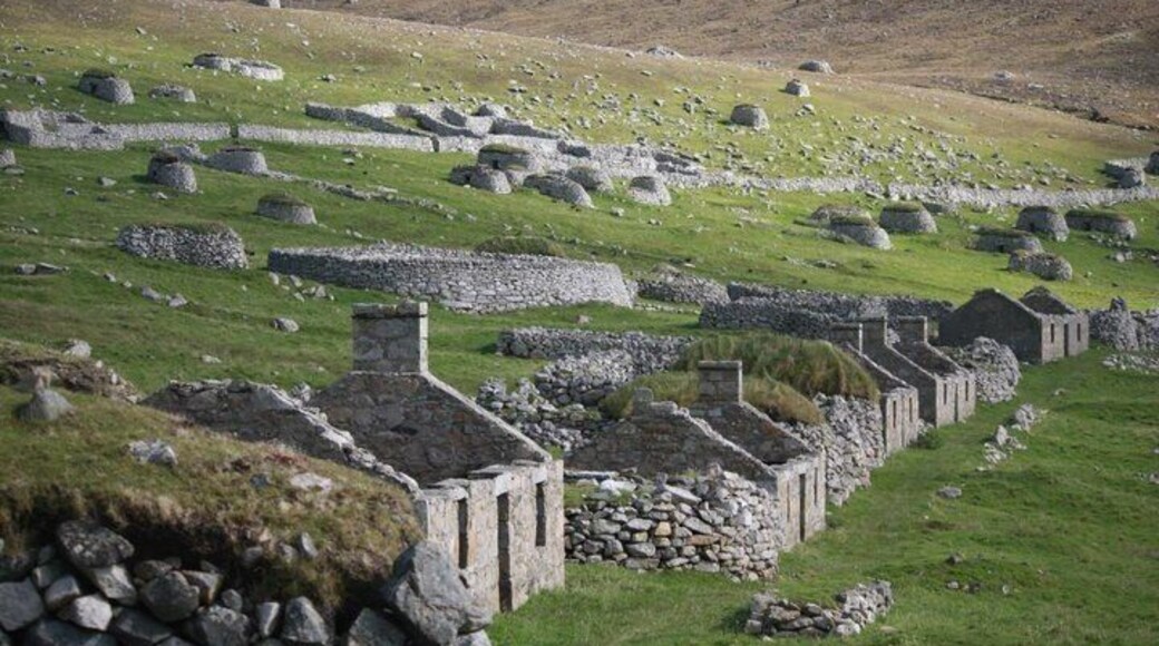 A four hour boat trip from Berneray Harbour. Worth the time. This is a fantastic experience. You can actually feel the history.
I would recommend reading about it before visiting.
#InStone