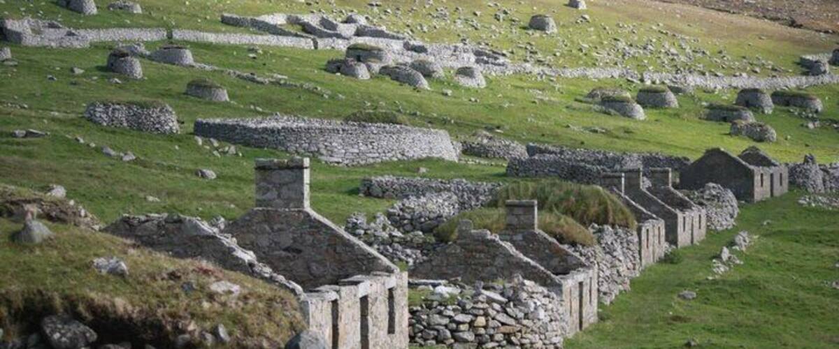 A four hour boat trip from Berneray Harbour. Worth the time. This is a fantastic experience. You can actually feel the history.
I would recommend reading about it before visiting.
#InStone
