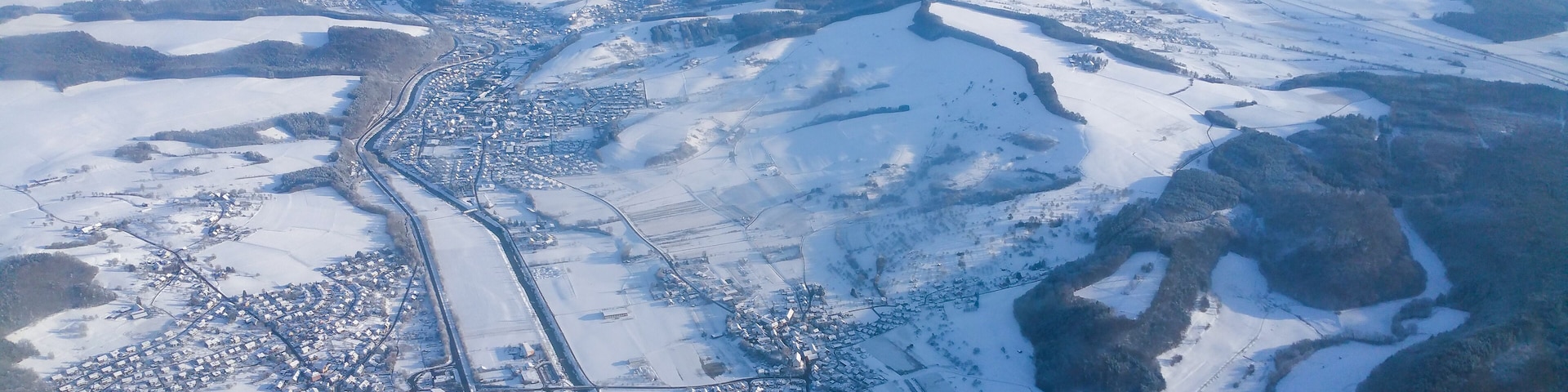 Germany, Baden-Württemberg, approach into ZRH across the Southern part of Black Forest. Achtung: Entgegen der Bildbenennung handelt es sich hier um Wutöschingen (Mitte), Horheim (unten links) und Schwerzen (unten rechts).