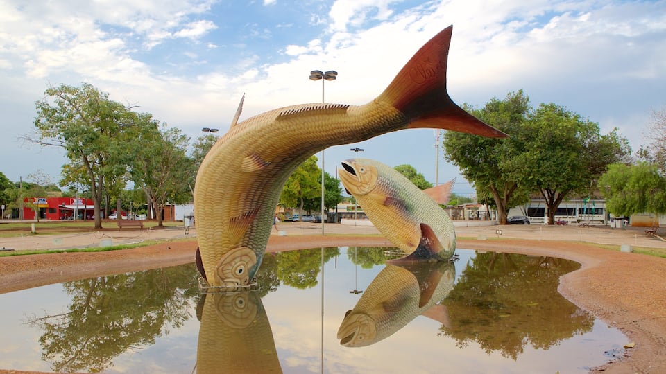 Public Square showing a park and a statue or sculpture