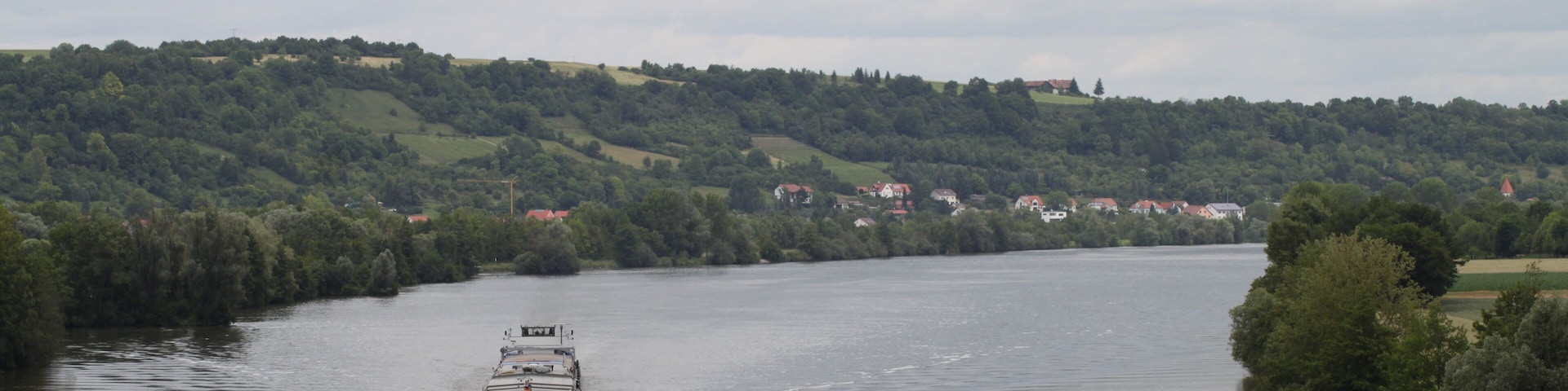 Blick von der Eisenbahnbrücke Mariaort nach Nordost