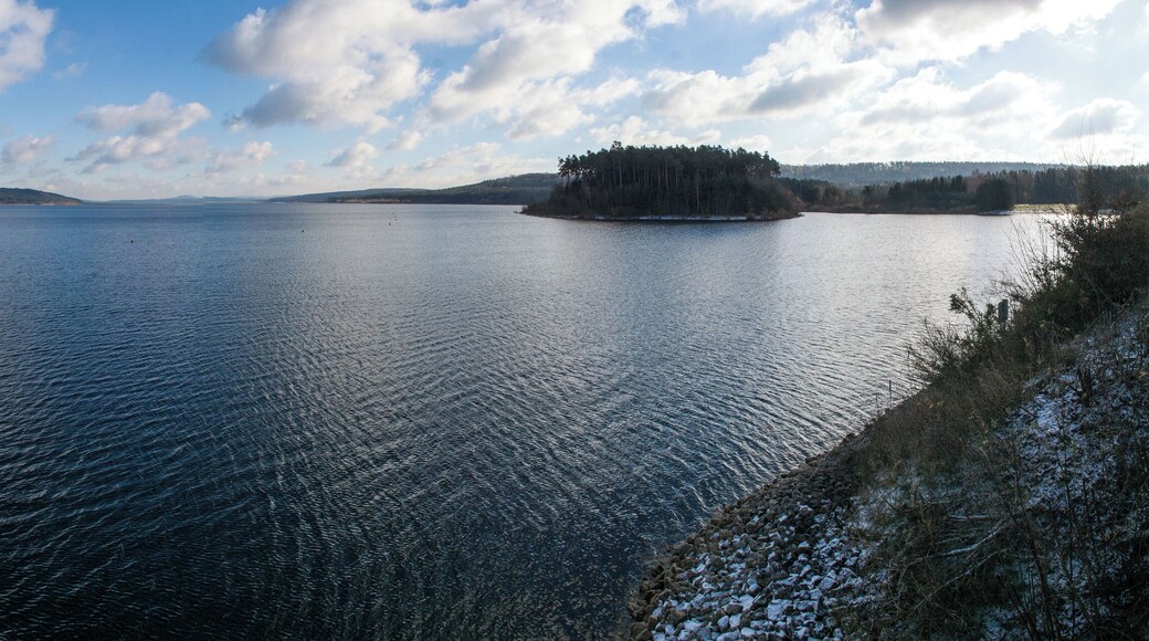 Blick auf den Großen Brombachsee vom Zwischendamm mit Kleinen Brombachsee