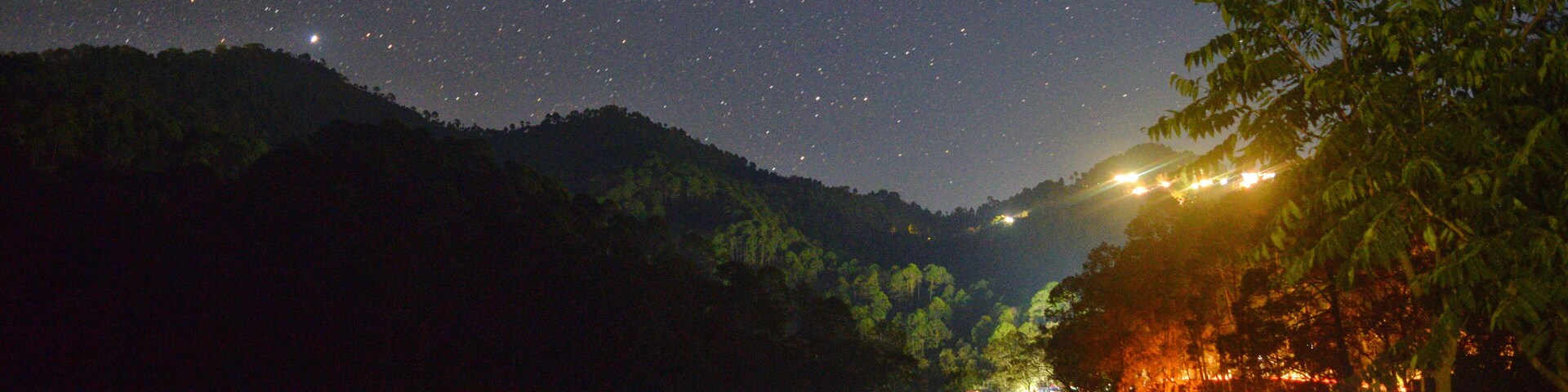 The take and its refference at night
Stars and trees.