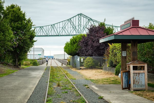 Astoria Riverfront Trolley which includes a bridge
