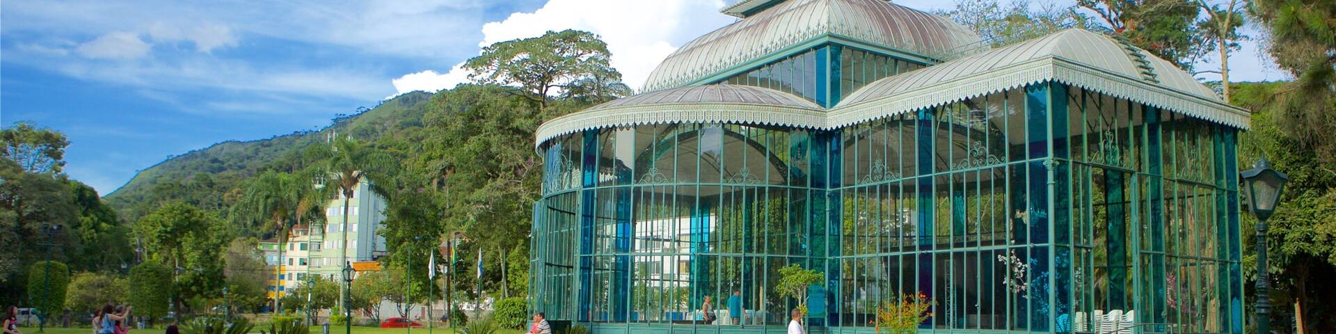 Bairro Jardim BotĂąnico which includes a park