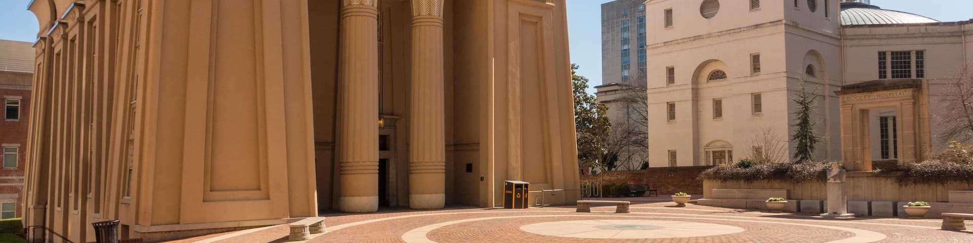 G5KT01 Egyptian building historic college Richmond Virginia