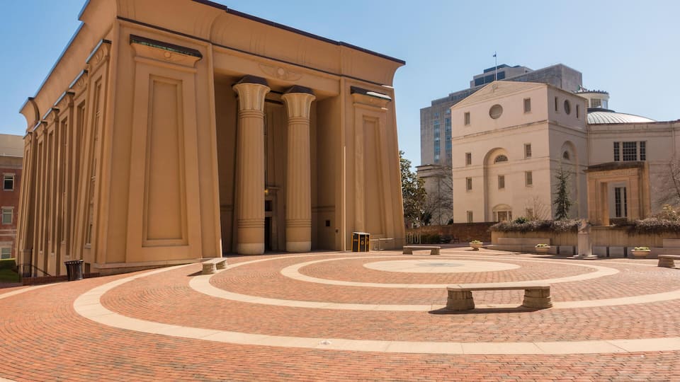 G5KT01 Egyptian building historic college Richmond Virginia