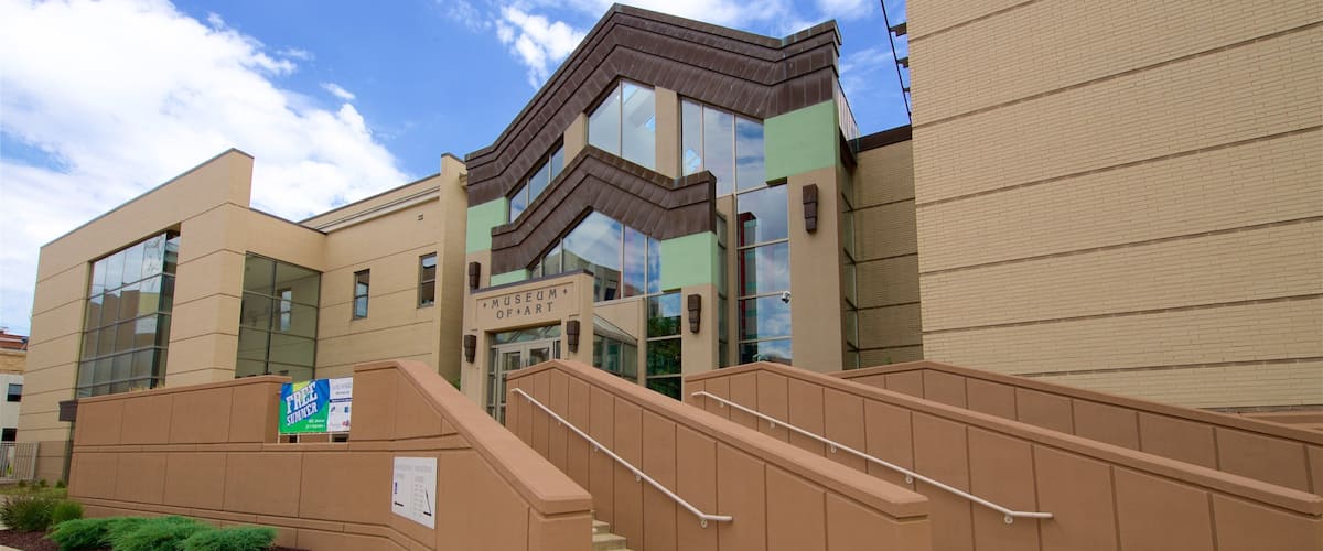 Cedar Rapids Museum of Art featuring modern architecture