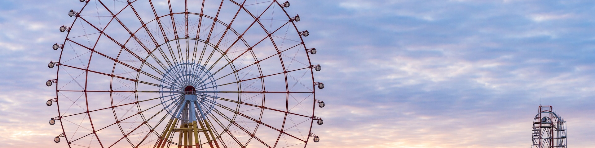 夕焼けの遊園地(アトラクション風景・観覧車)
Amusement park at sunset (attraction scenery/Ferris wheel)
日本(冬)2022年撮影
Japan (Summer) Taken in 2022
九州・熊本県荒尾市(三井グリーンランド)
Arao City, Kumamoto Prefecture, Kyushu