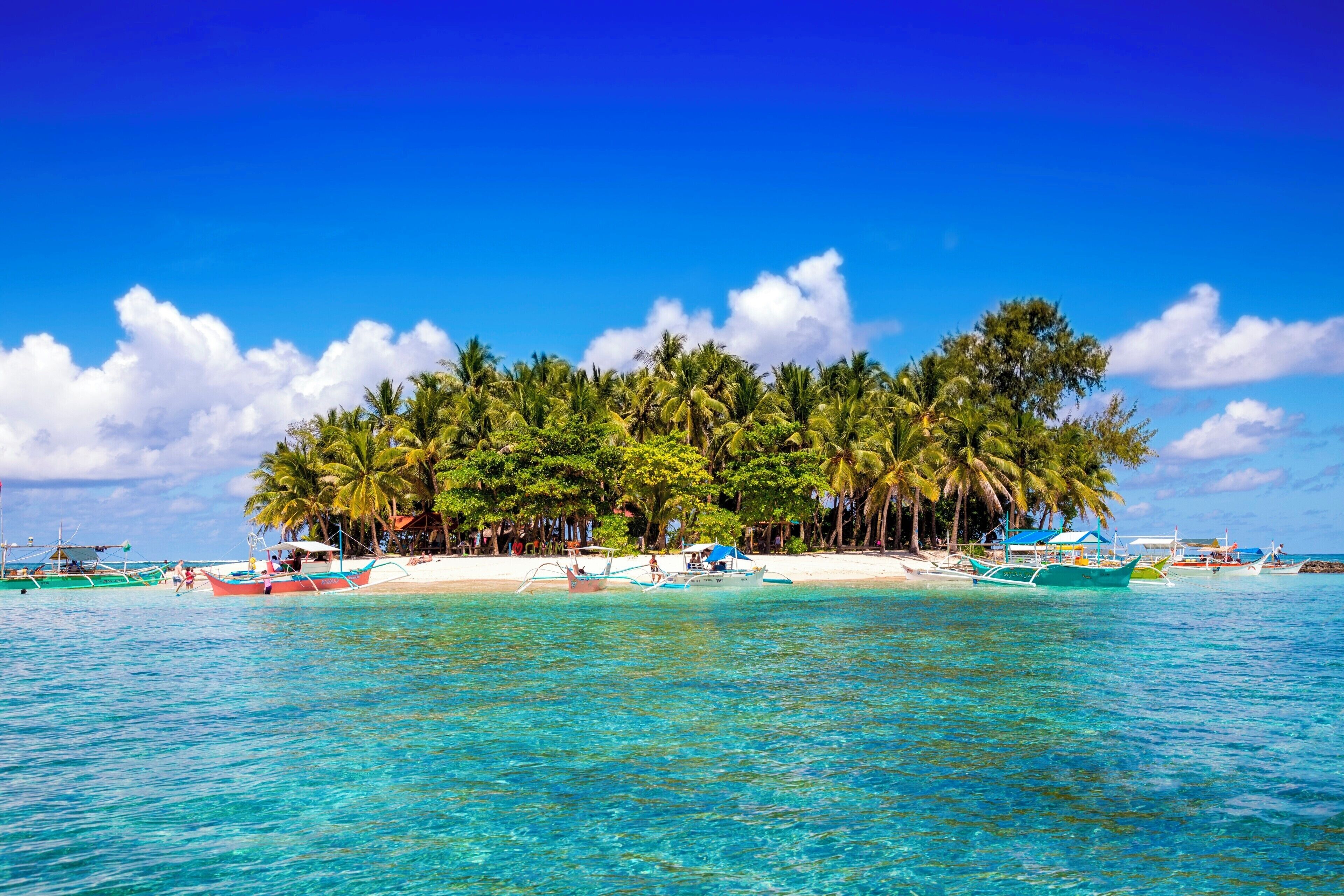 Guyam Island is just one rental boat away from Siargao, Philipinnes. It is a tiny tropical island but has an amazing beach. #LifeAtExpedia 