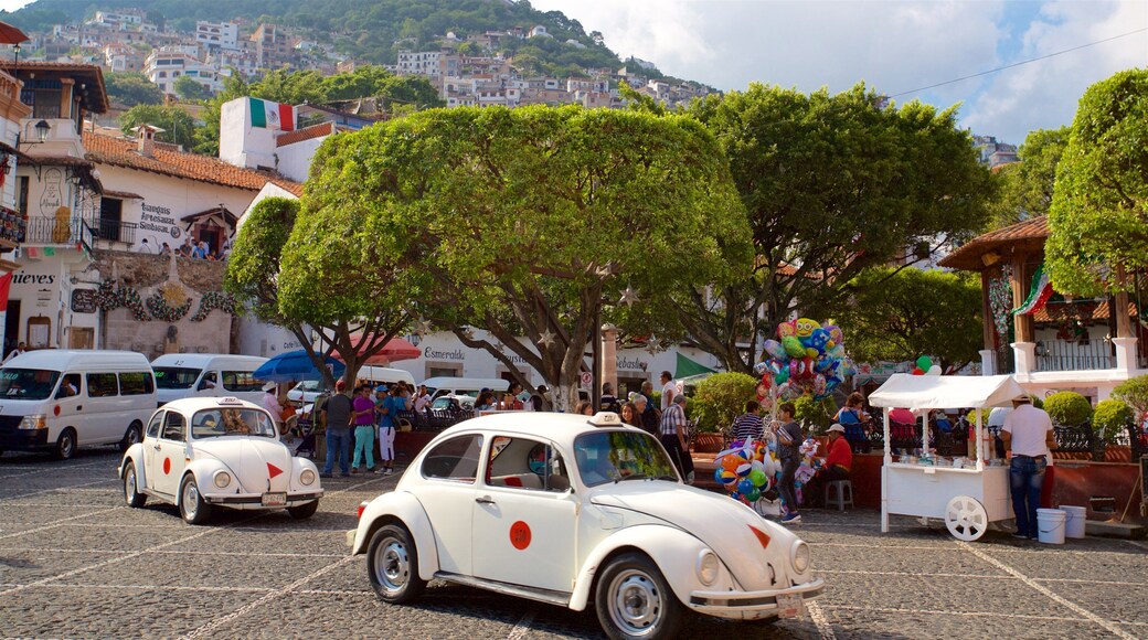 Central Mexico which includes street scenes