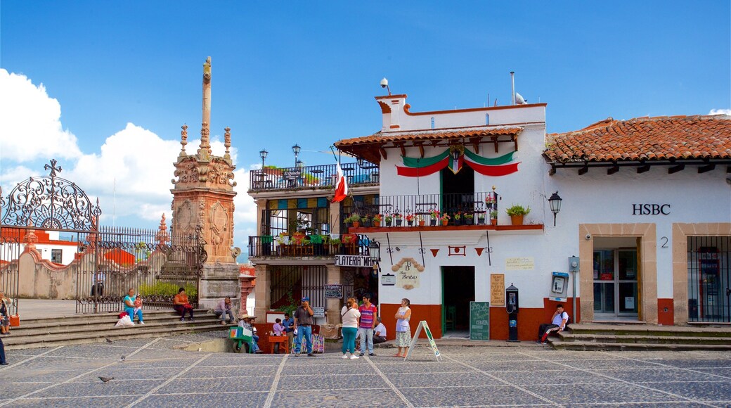 Central Mexico featuring street scenes