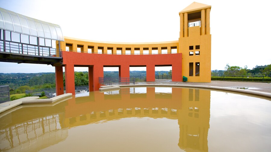 Công viên Tangua có tính năng kiến trúc hiện đại và hồ