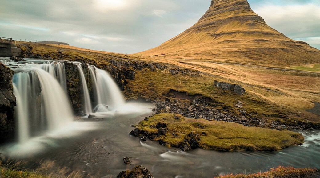 Kirkjufell (Church Mountain) is a cone-shaped mountain in the Snaefellsnes peninsula, and is the most photographed mountain in Iceland.
#GreatOutdoors #Nature #Trovember