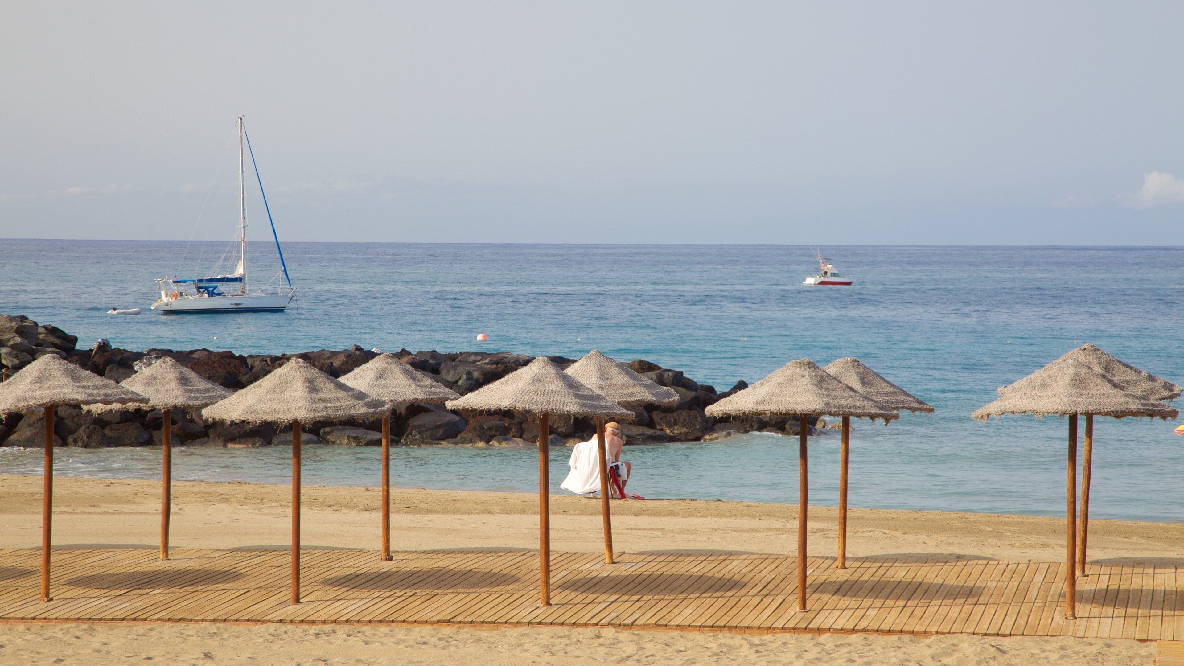 <h2>Top-rated places to stay near the beach in Arona</h2>