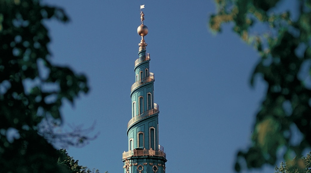 Church of Our Saviour som viser kirke eller katedral, historisk arkitektur og silhuett