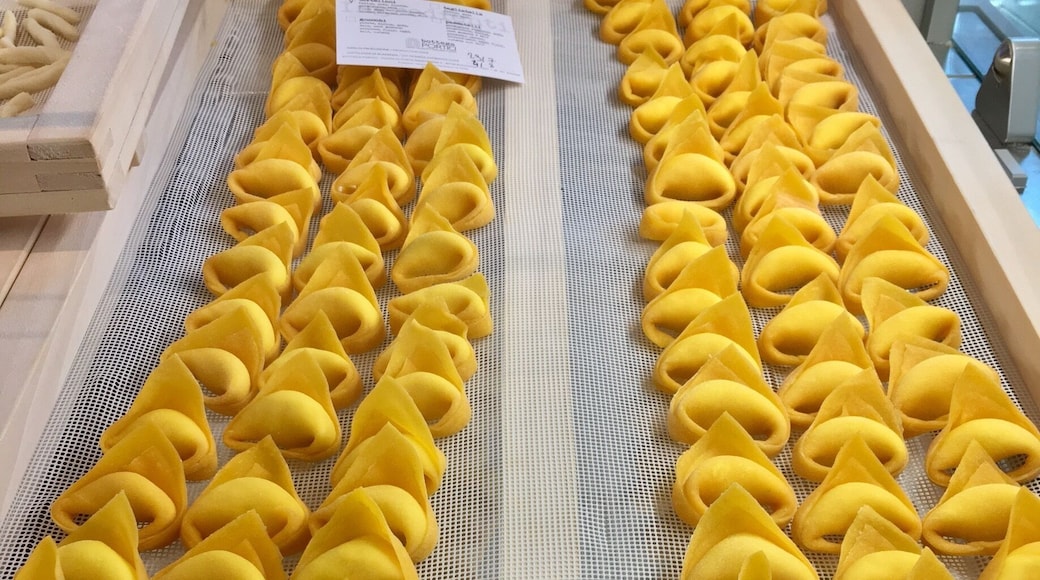 A really nice pasta shop at Bologna!!