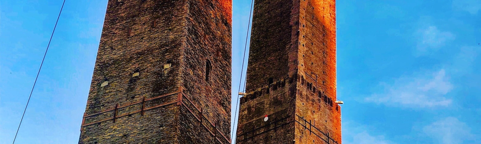 Two towers on fire 🔥
#trovember
#sunset
#bologna
#architecture
#italy