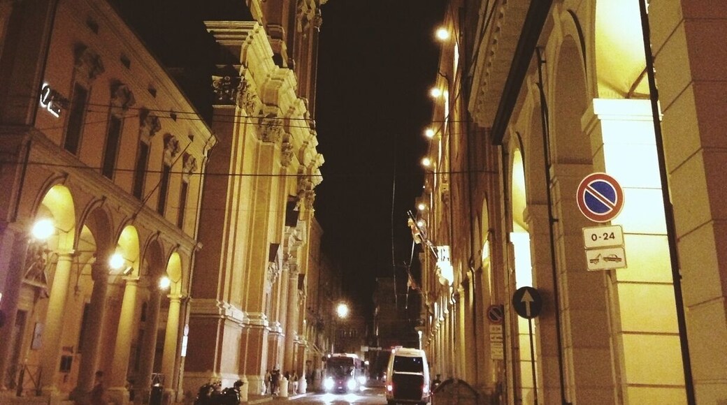 Bologna \\ Via Indipendenza