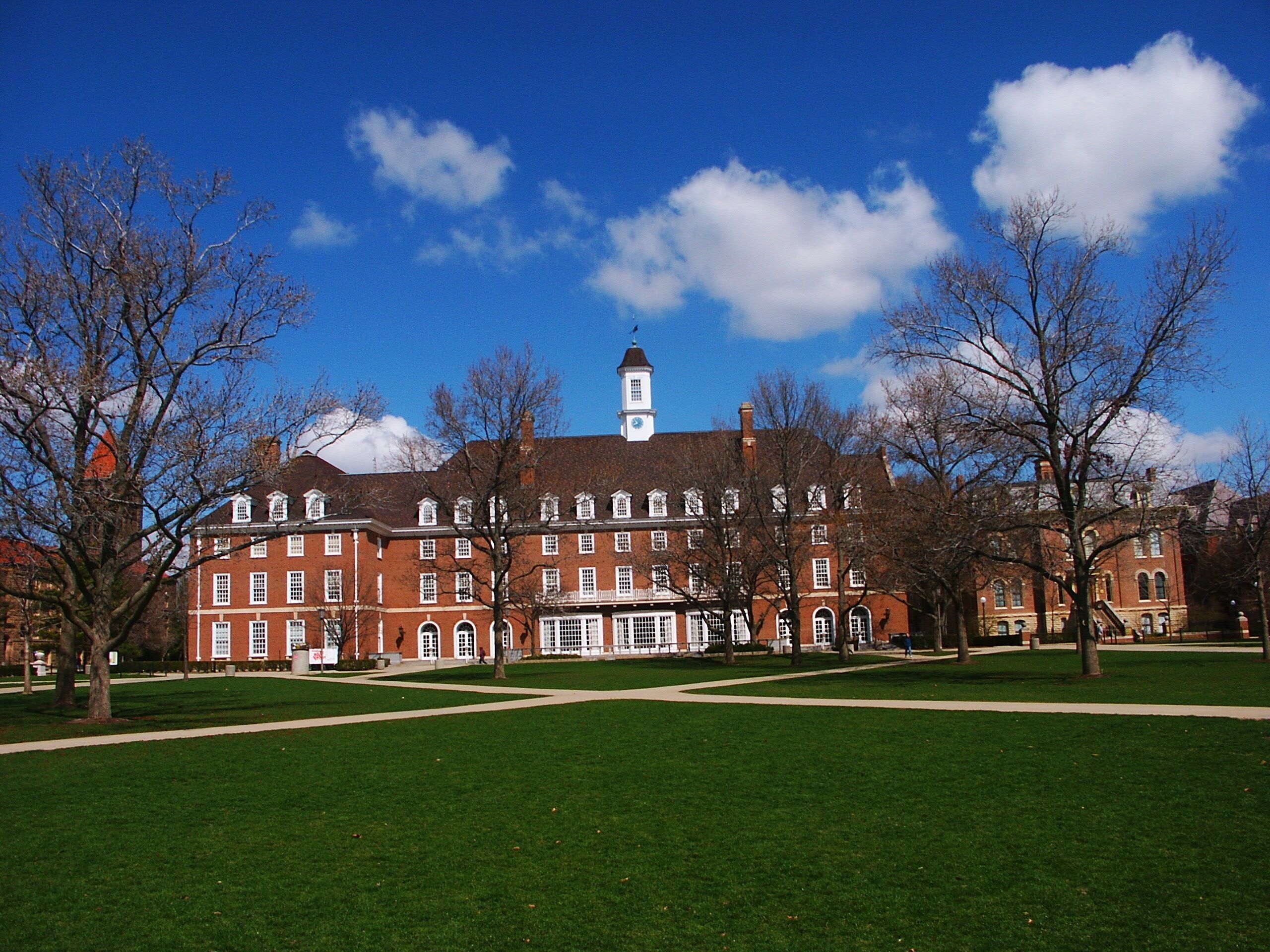 University of Illinois at Urbana Champaign campus building in 2003
