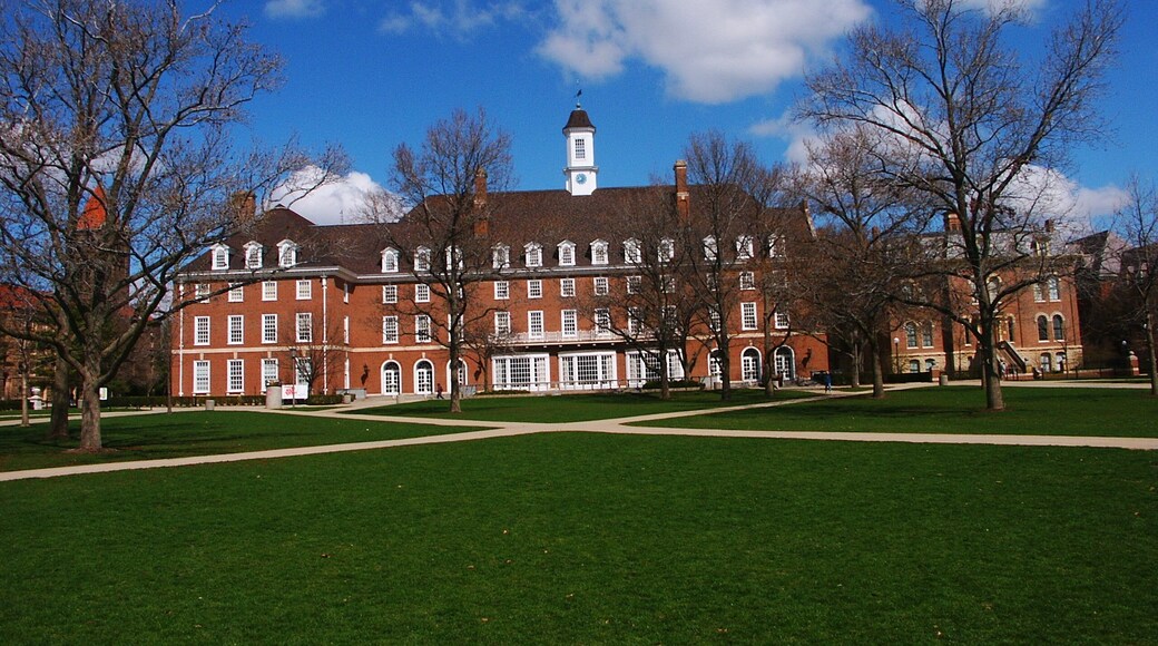 University of Illinois at Urbana Champaign campus building in 2003