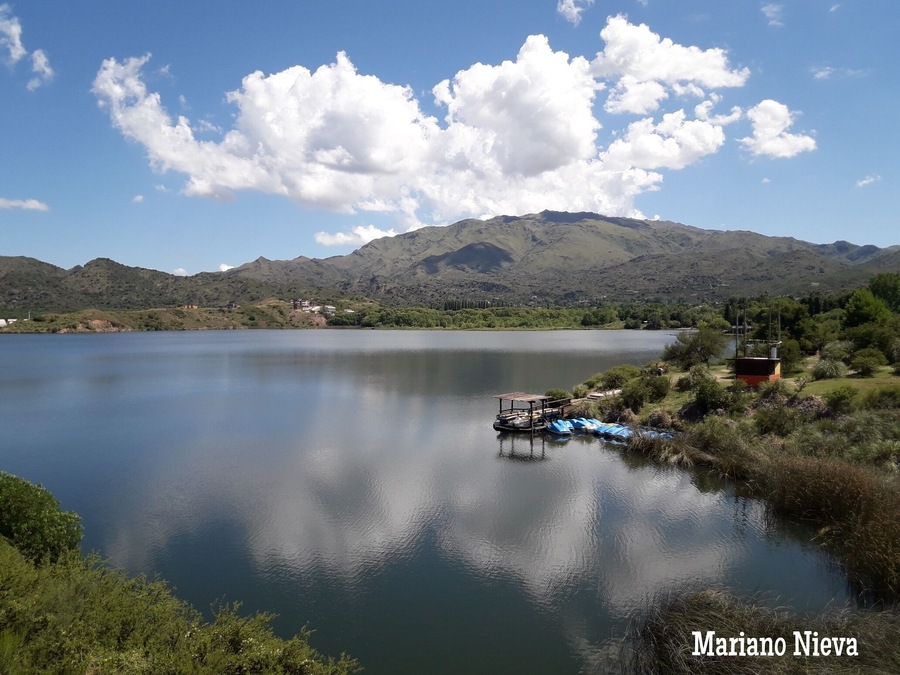 Lago de Potrero de los Funes, San Luis, Argentina.