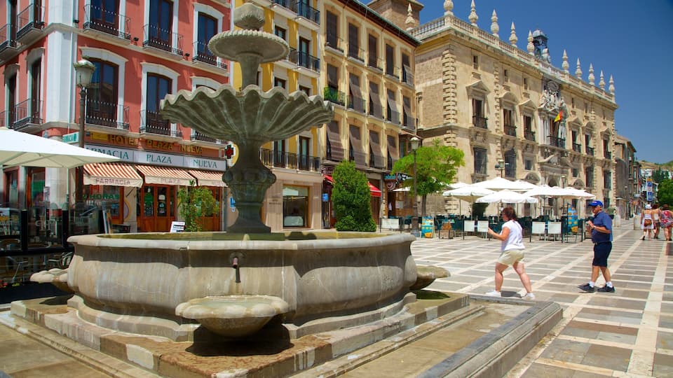 Plaza Nueva which includes a fountain, a square or plaza and a city