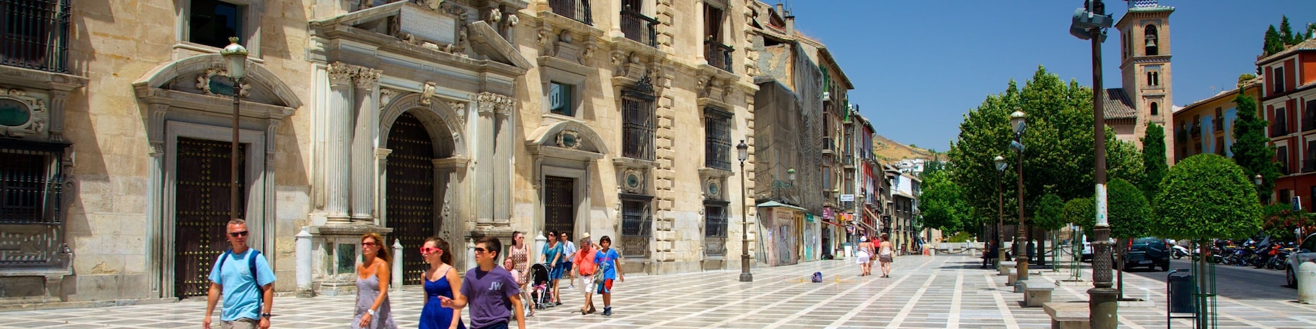 Plaza Nueva featuring heritage architecture, a city and an administrative buidling