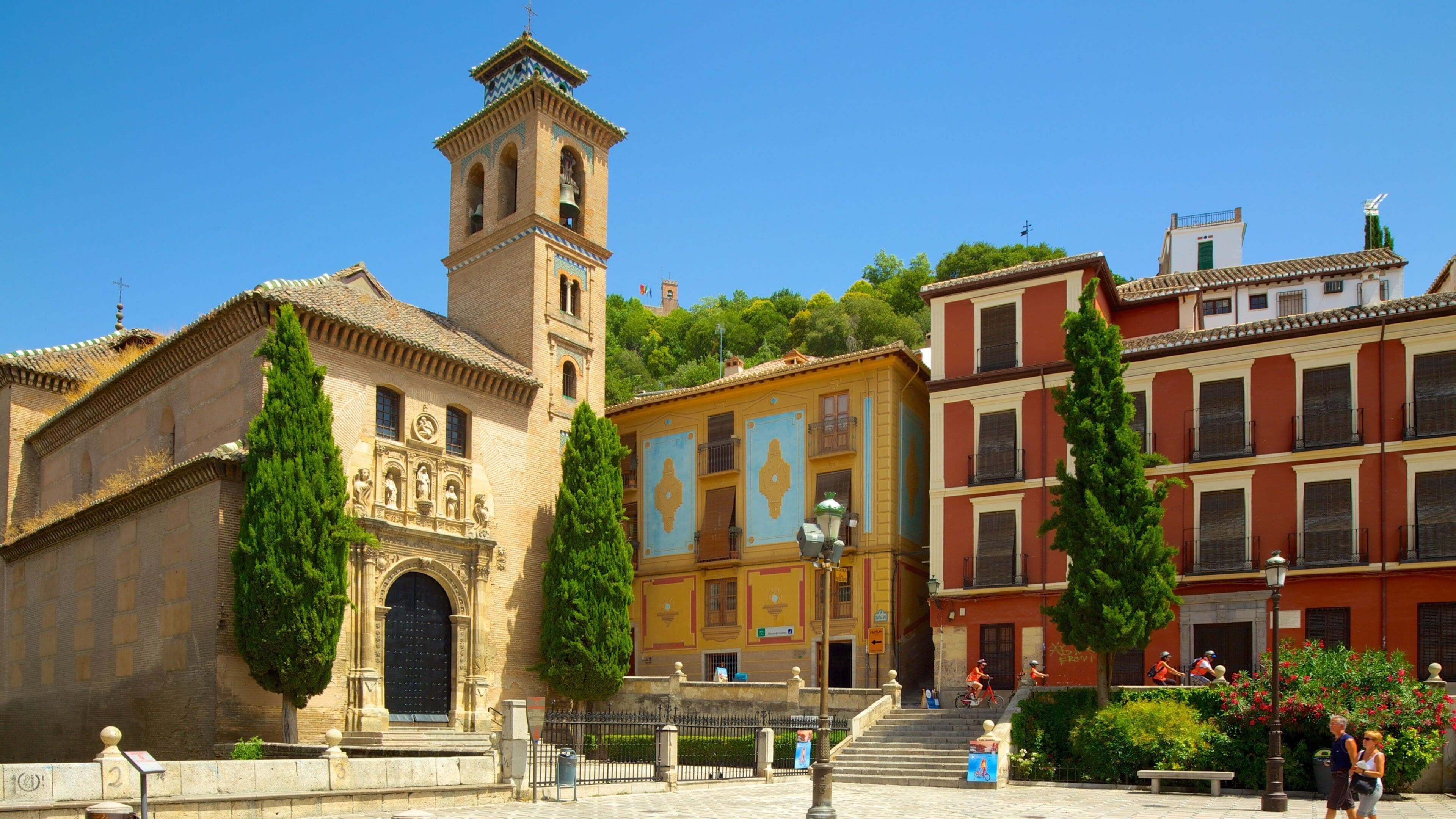 Plaza Nueva showing heritage architecture, a square or plaza and a church or cathedral
